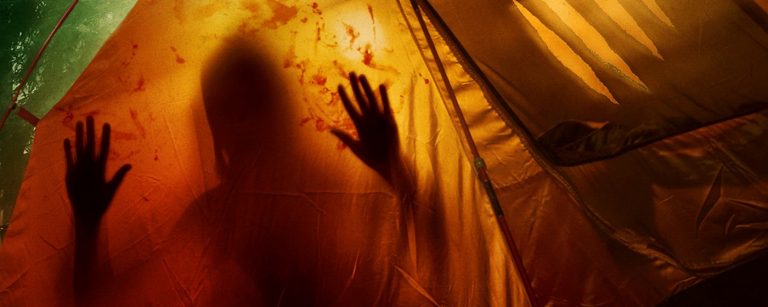 Pariskunnan telttaretki saa karmivan käänteen